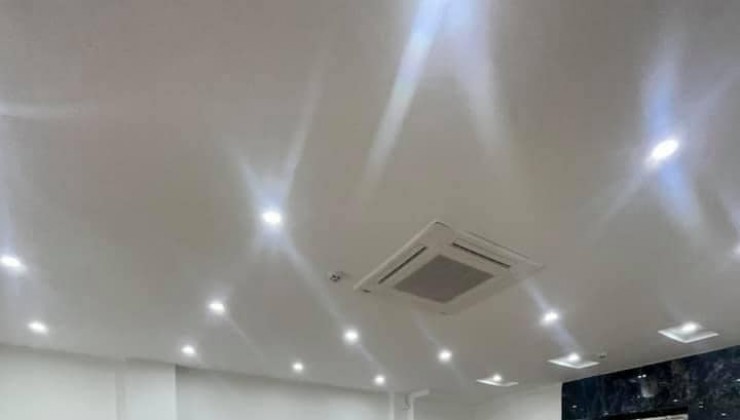 Chủ gửi bán nhanh Mặt Phố Hoàng Quốc Việt,7 tầng đẹp như mơ, mặt tiền 5.5m giá thương lượng sâu